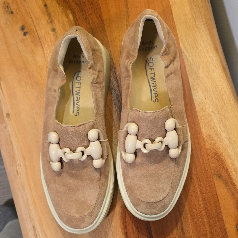 Softwaves Tan Suede Loafers with Cream Accents Size 7.5